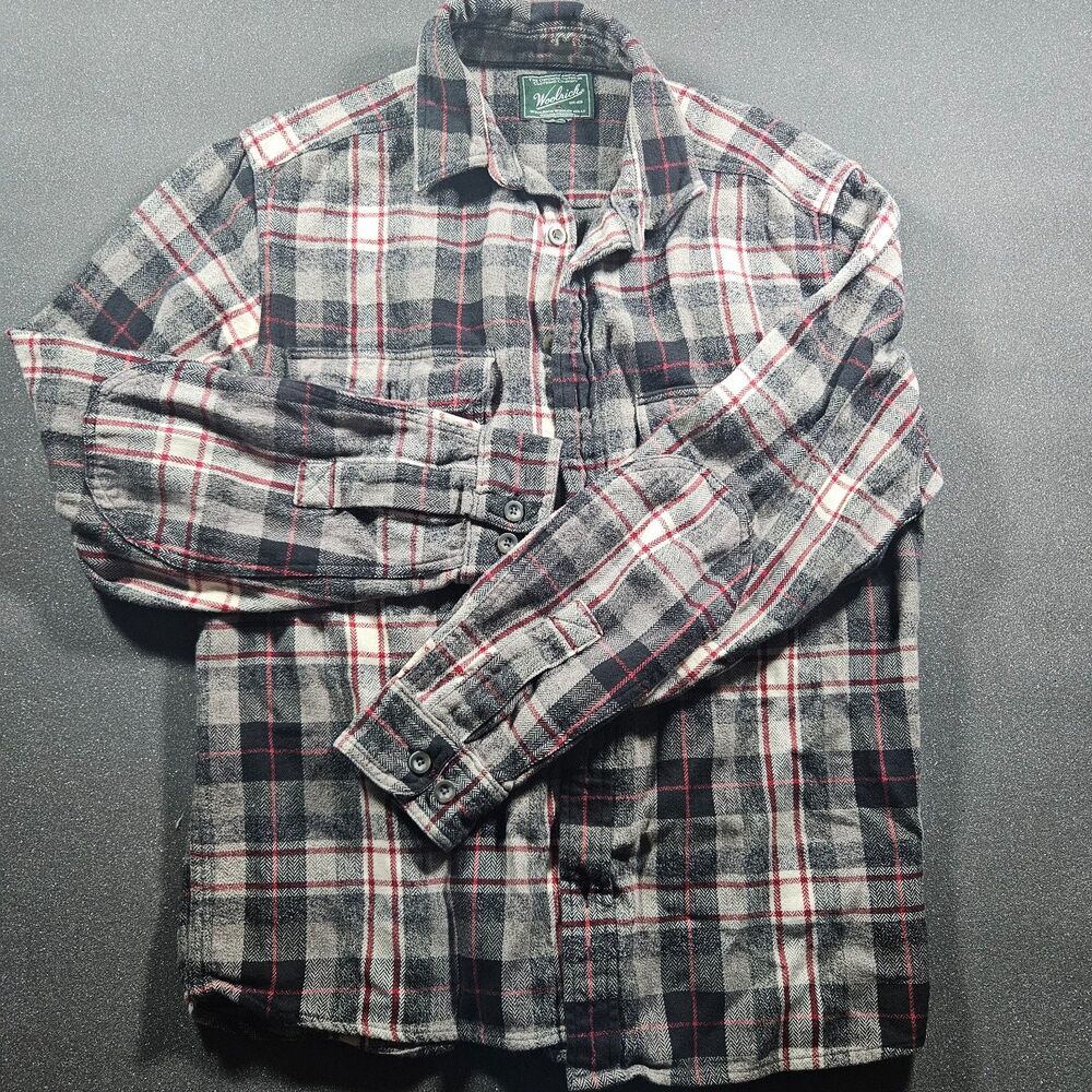 Woolrich Plaid Flannel Shirt Men’s M Gray Red Heavy Cotton Button Up